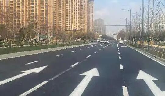 蘇州小區(qū)內(nèi)的市政道路應如何劃線？