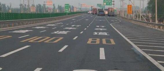 蘇州吳江停車場標(biāo)線施工中如何保證漆面的亮度和耐久性？